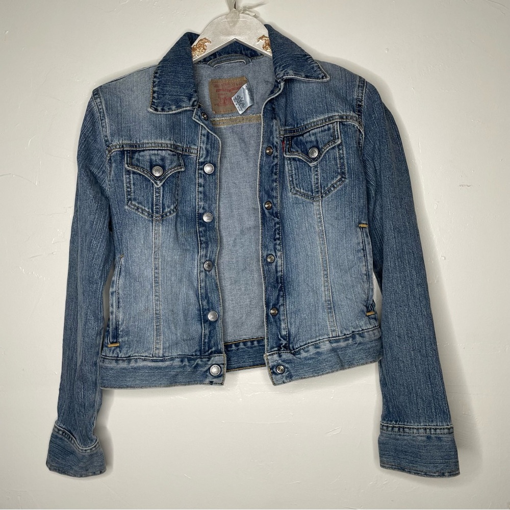 VINTAGE LEVIS MEDIUM WASH 100% COTTON DENIM JEAN JACKET SZ S